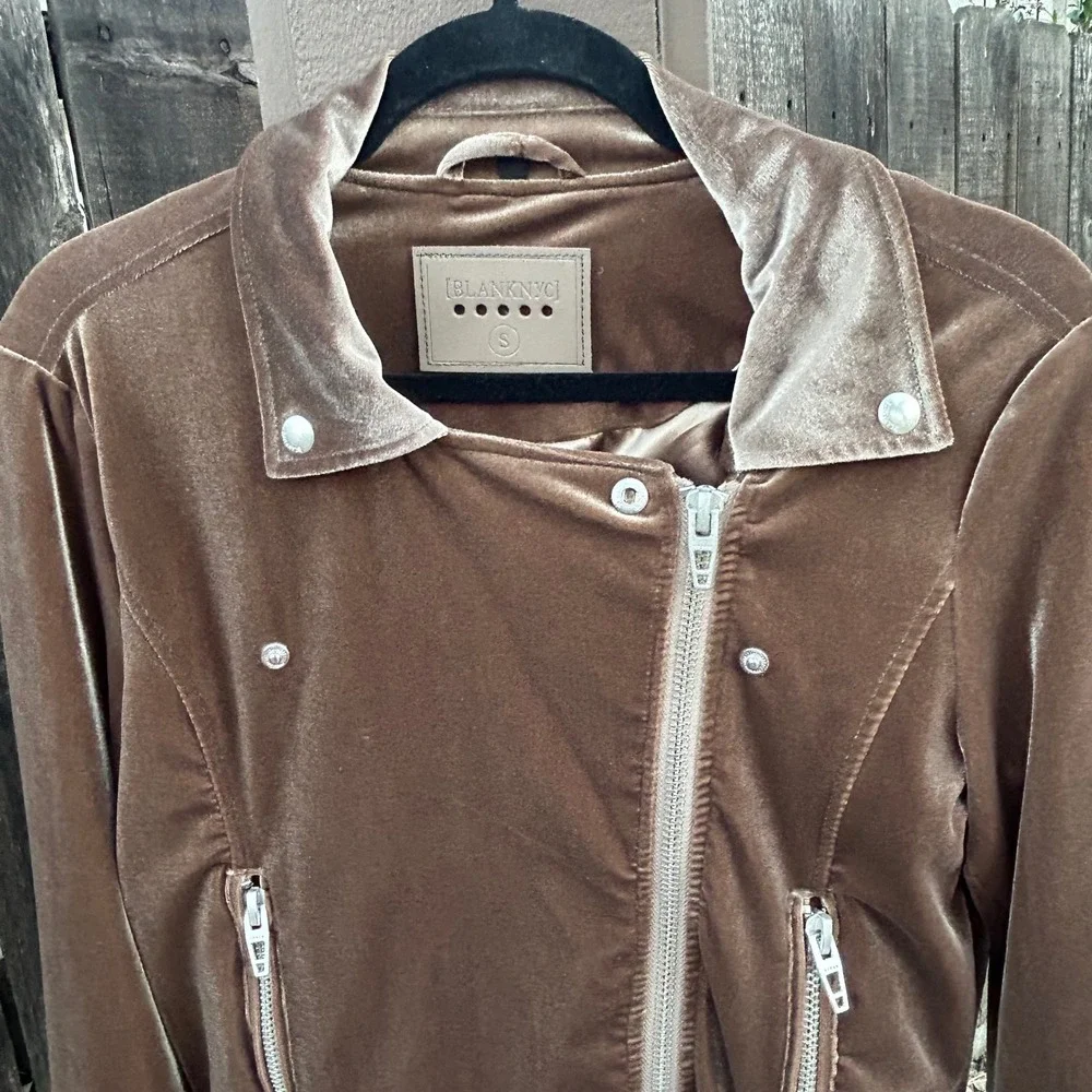 BLANKNYC Womens Small Velvet Moto Jacket Taupe Brown Cropped Zip Biker - Picture 10 of 14